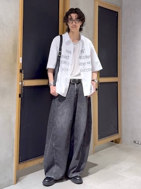 「RAGEBLUE（レイジブルー）のLETTERED LOGO STRIPE LOOSE SHIRTS/レタードロゴストライプルーズシャツ（シャツ/ブラウス、その他）」を使った、三浦 慎平さん（メンズ・183cm）の夏コーディネート