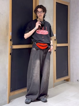 「RAGEBLUE（レイジブルー）の＜接触冷感/吸水速乾＞PHOTOGRAPHIC PRINT T-SHIRT/フォトグラフィックプリントTシャツ（Tシャツ/カットソー、ブラック系）」を使った、三浦 慎平さん（メンズ・183cm）の夏コーディネート