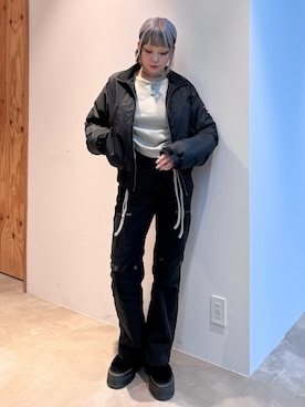 「アイテム（ナイロンジャケット）」を使った、山口紗英さん（レディース・157cm）の秋コーディネート