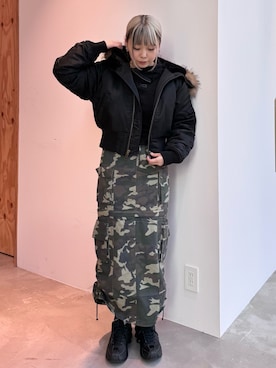 「アイテム（ナイロンジャケット）」を使った、山口紗英さん（レディース・157cm）の秋コーディネート