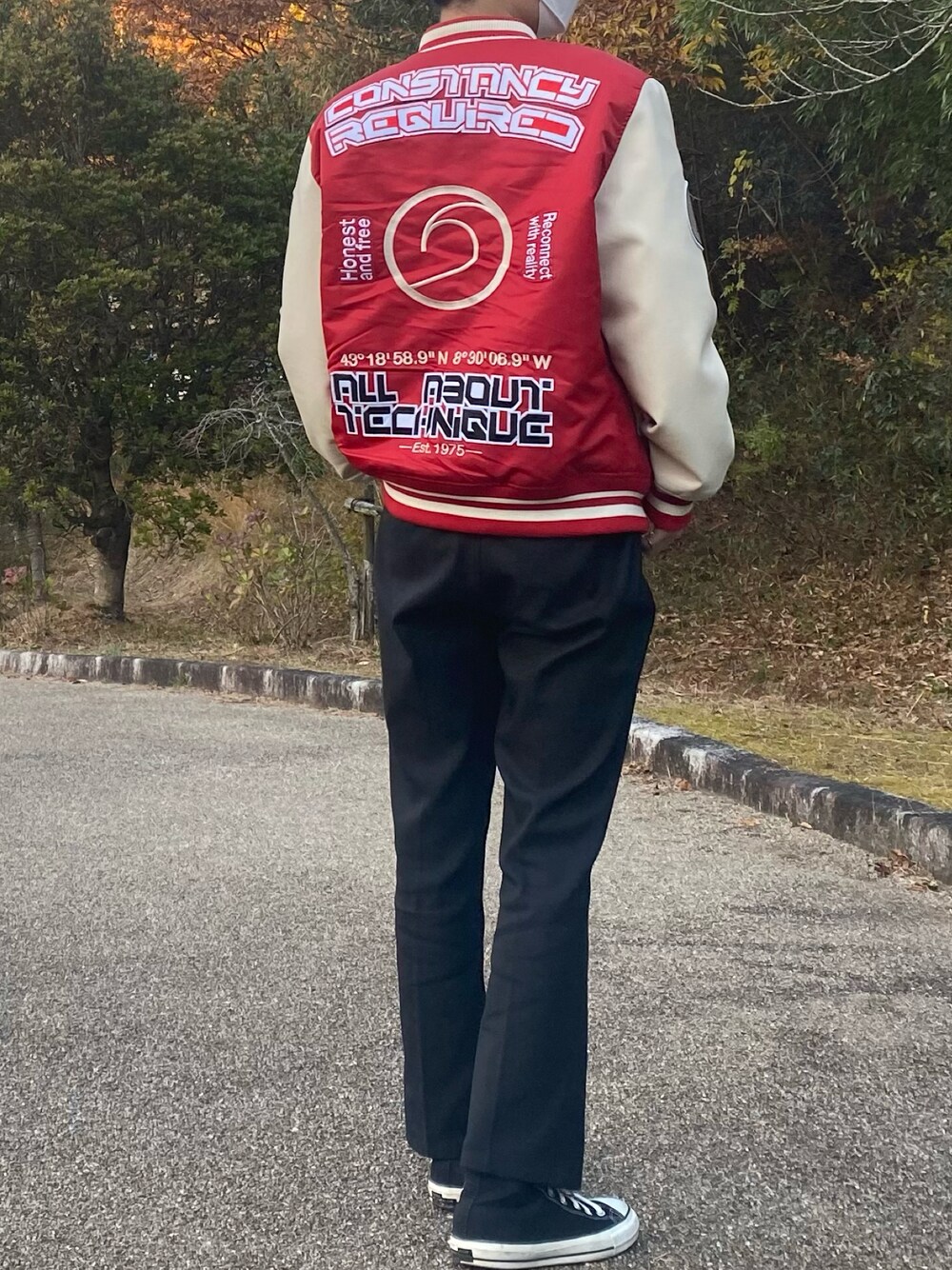 「coenの【WEB限定】ポリツイルセミフレアシューカットパンツ#（その他パンツ、ブラック系）」を使った、somaさん（メンズ・174cm）の冬コーディネートの1枚目の写真