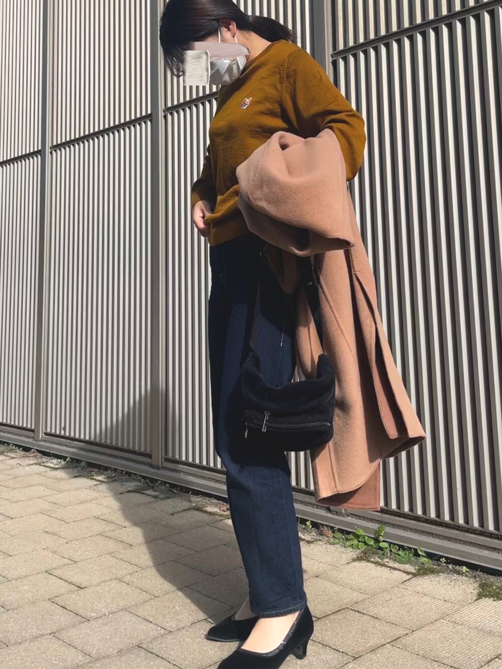 「秋服、ブラウンコーデ、MAISON KITSUNE、プチプラ、Levi's、ユニクロ、Techichi TERRASSE、休日コーデ、おしゃれさんと繋がりたい、ビッグシルエット、低身長コーデ、155㎝コーデ」｜「UNIQLOのアイテム（ノーカラージャケット、ベージュ系）」を使った、jiru21さん（レディース・155cm）の秋コーディネートの1枚目の写真
