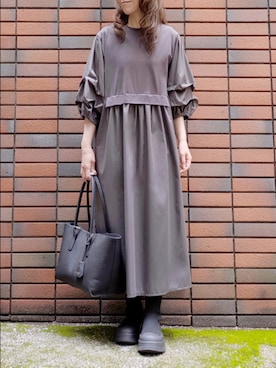 「KATHARINE ROSS（キャサリンロス）の【KATHARINE ROSS】カットタフタ袖タックワンピース（ワンピース、グレー系）」を使った、sasa0601さん（レディース・156cm）の春コーディネート