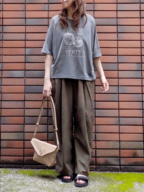 POMMEVETRE刺繍Tシャツ