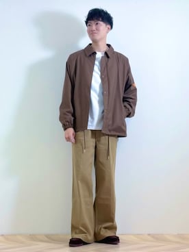 「アイテム（Tシャツ/カットソー）」を使った、ISSAさん（メンズ・185cm）の秋コーディネート