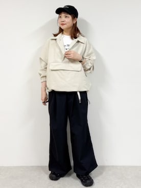 「Gramicci（グラミチ）のアイテム」を使った、ISSAさん（骨格ナチュラル・レディース・165cm）の春コーディネート