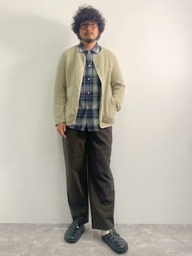 「アイテム（ノーカラージャケット）」を使った、ISSAさん（メンズ・180cm）の秋コーディネート