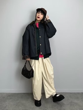 「アイテム（カーゴパンツ）」を使った、ISSAさん（レディース・163cm）の秋コーディネート