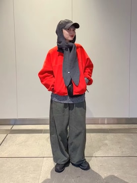 「アイテム（その他アウター、レッド系）」を使った、ISSAさん（レディース・155cm）の秋コーディネート