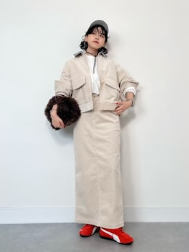 「アイテム（カバーオール）」を使った、ISSAさん（レディース・153cm）の秋コーディネート