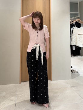 「mystic（ミスティック）の【3サイズ展開/SET UPスタイルにも◎】ビージーフラワースラックス（スラックス、ブラック系）」を使った、mmisakkiさん（レディース・160cm）の春コーディネート