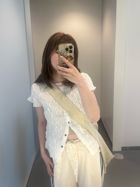 「mystic（ミスティック）の【SET UP◎/3色展開】エアリーシャーリングブラウス（シャツ/ブラウス、ホワイト系）」を使った、mmisakkiさん（レディース・160cm）の春コーディネート