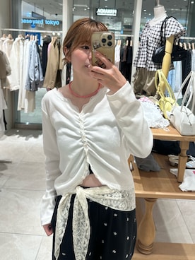 「mystic（ミスティック）の【柔らかリブ素材】ギャザーレースリブカーディガン（Tシャツ/カットソー、ホワイト系）」を使った、mmisakkiさん（レディース・160cm）の春コーディネート