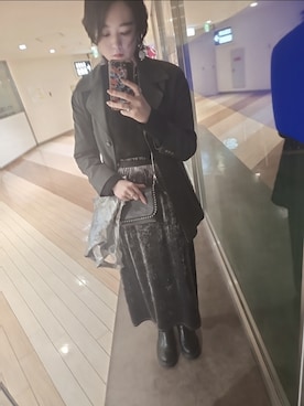 「LAUIR（ラウアー）のアイテム（シャツ/ブラウス）」を使った、彩純さん（レディース・168cm）の秋コーディネート