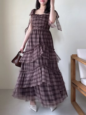 「dazzlin（ダズリン）の【F】ショルダーリボンシアーフリルティアードワンヒ（ワンピース、ブラウン系）」を使った、reikaさん（レディース・155cm）の夏コーディネート