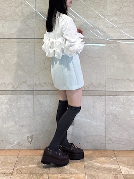 「dazzlin（ダズリン）のウェーブフリルショートシャツ（Shirts、ホワイト系）」を使った、reikaさん（レディース・155cm）の春コーディネート