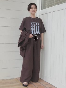 「BEAMS HEART（ビームスハート）の【ユニセックス】ハーフムーンTシャツ（Tシャツ/カットソー、ブラウン系）」を使った、BEAMS HEART MENさん（メンズ・170cm）の春コーディネート
