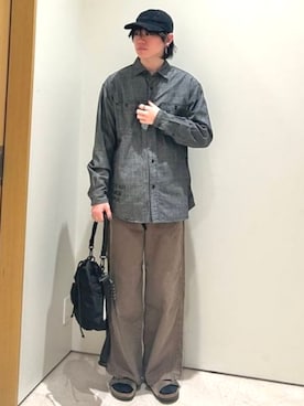 「BEAMS HEART（ビームスハート）の【ユニセックス】2WAY 巾着 バッグ（ショルダーバッグ、ブラック系）」を使った、BEAMS HEART MENさん（メンズ・170cm）の春コーディネート
