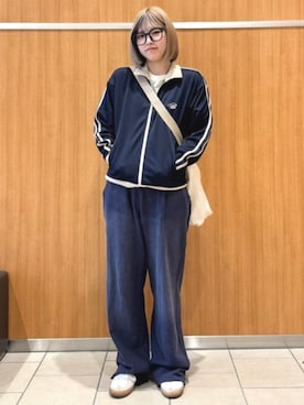 「アイテム（ジャージ）」を使った、BEAMS HEART MENさん（レディース・167cm）の秋コーディネート