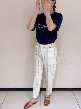 「刺繍」｜「アイテム（チノパンツ）」を使った、おるんさん（レディース・160cm）の夏コーディネート