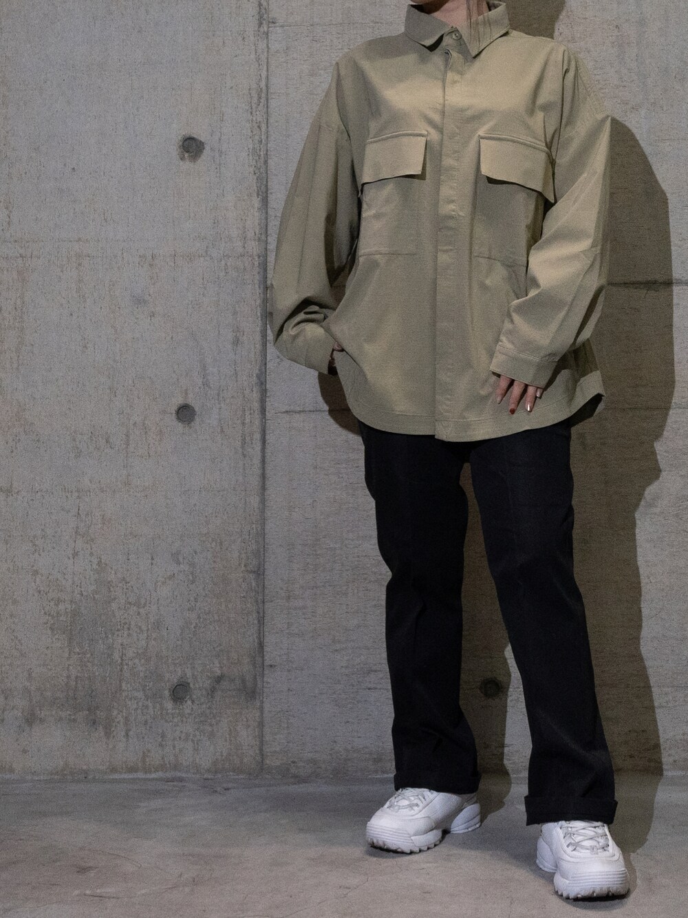 「wearhalloween2021、秋服、おしゃれさんと繋がりたい、シューカット、シャツジャケット、低身長コーデ、メンズライク」｜「JOHN'S CLOSETの【i】リップストップCPO比翼シャツジャケット（シャツ/ブラウス、グリーン系）」を使った、Tomomi/低身長コーデさん（レディース・150cm）の秋コーディネートの1枚目の写真