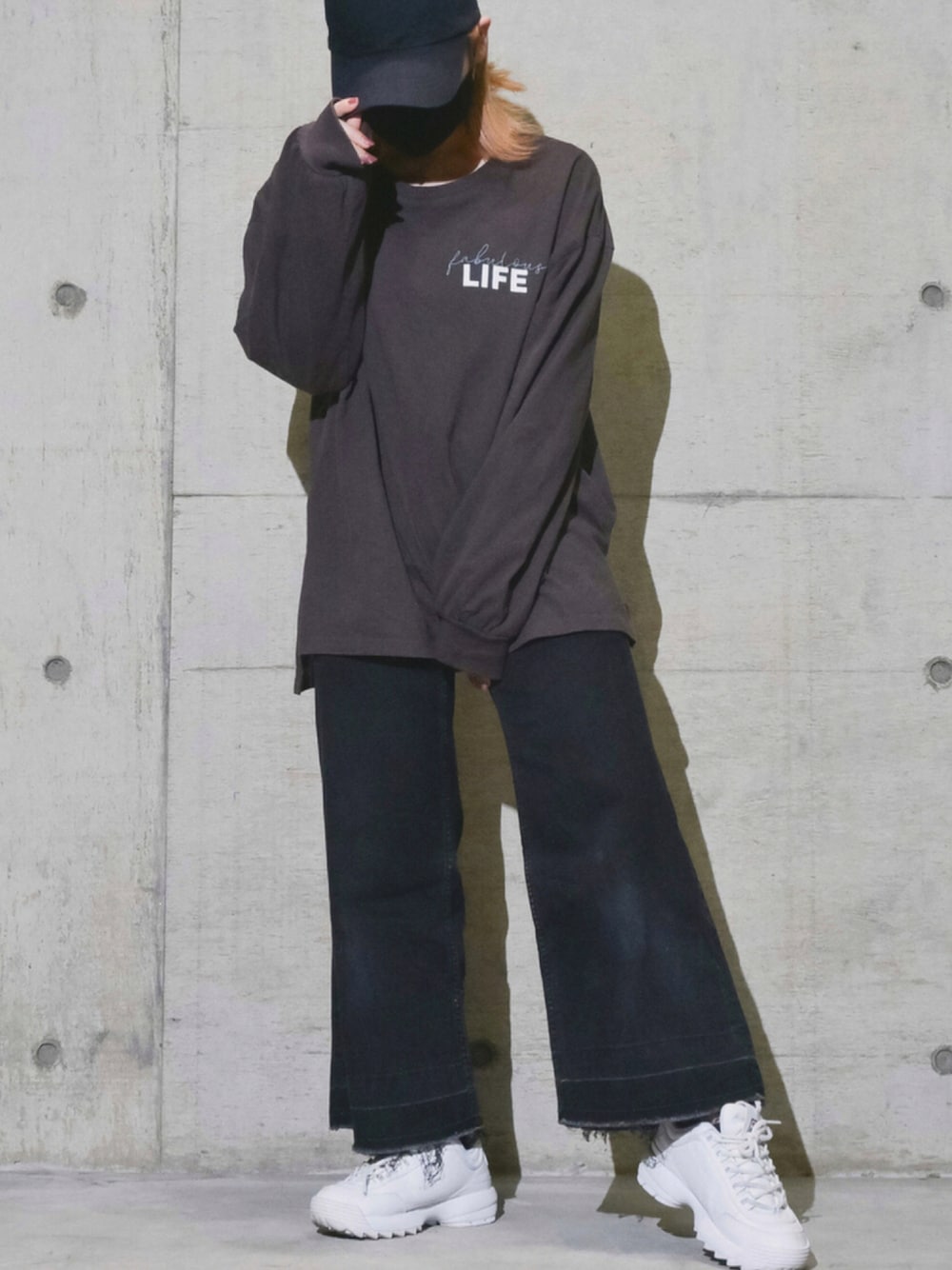 「キャップ、秋服、厚底スニーカー、着回しコーデ、低身長コーデ、今日のコーデ、韓国ファッション、韓国ストリート、JOHN'S CLOSET、JOHN'S CLOSET (ジョンズクローゼット)、ジョンズクローゼット」｜「GUのアイテム（キャップ、ブラック系）」を使った、Tomomi/低身長コーデさん（レディース・150cm）の秋コーディネートの1枚目の写真