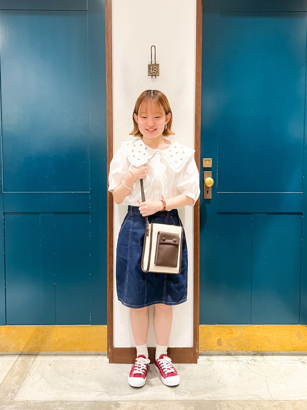 「ehka sopo、エヘカソポ、今日のコーデ、プチプラコーデ、春夏コーデ、デニム、ブラウス、デニムスカート、刺繍、ガーリー、スニーカーコーデ」｜「ehka sopoの飛び刺繍衿ブラウス（シャツ/ブラウス、ホワイト系）」を使った、カンナさん（レディース・146cm）の夏コーディネートの1枚目の写真