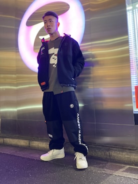 「AAPE BY A BATHING APE（エーエイプバイアベイシングエイプ）のアイテム（パンツ）」を使った、髙原　鋼さん（メンズ・171cm）の秋コーディネート