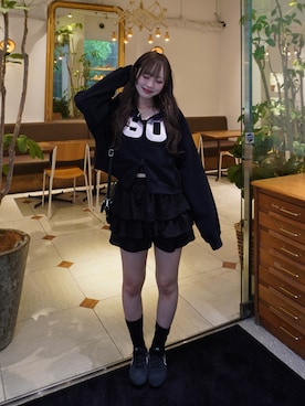 「NIKE（ナイキ）のアイテム（スニーカー、ブラック系）」を使った、ひいなさん（レディース・165cm）の秋コーディネート