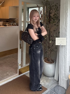 「YOLO（ヨーロ）のアイテム（デニムパンツ、ブルー系）」を使った、ひいなさん（レディース・165cm）の春コーディネート