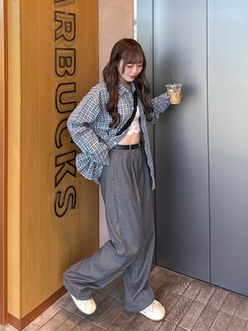 「YOLO（ヨーロ）のアイテム（パンツ、グレー系）」を使った、ひいなさん（レディース・165cm）の秋コーディネート