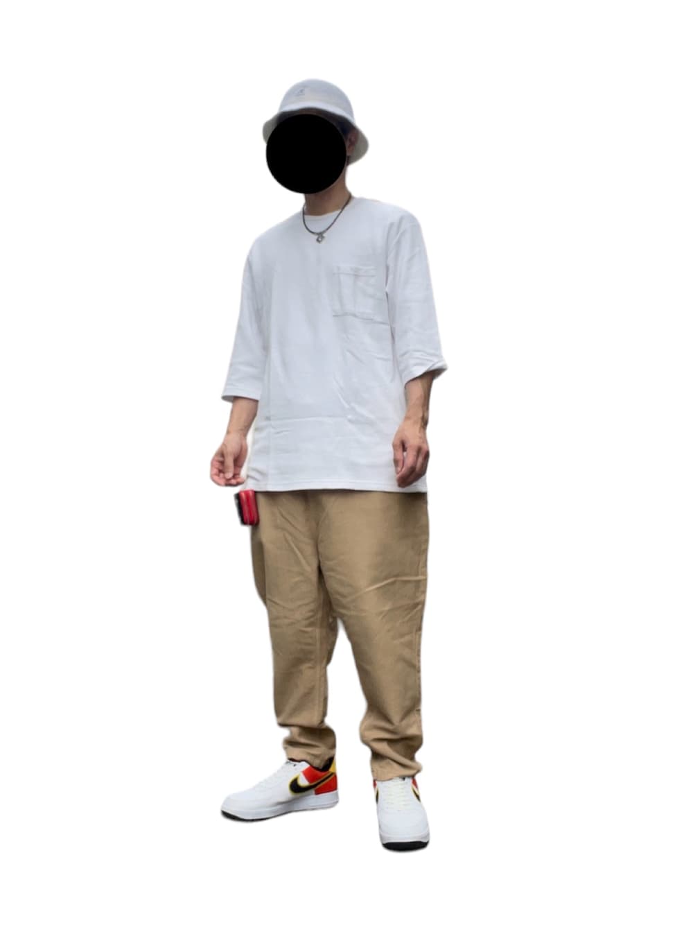 「夏コーデ、大人カジュアル、白Tシャツ、シンプルコーデ、ビッグシルエット、スニーカーコーデ、ホワイト、NIKE、KANGOL、ハット」｜「KANGOLのKANGOL BERMUDA CASUAL（ハット、ホワイト系）」を使った、ymkeiさん（メンズ・171cm）の夏コーディネートの1枚目の写真
