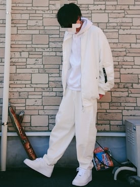「オールホワイト」｜「アイテム（MA-1）」を使った、KAIさん（メンズ・178cm）の秋コーディネート