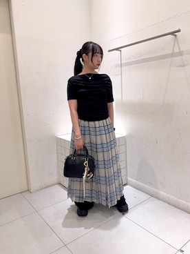 「SENSE OF PLACE by URBAN RESEARCH(センスオブプレイスバイアーバンリサーチ)のシアードレープトップ(半袖)(Tシャツ/カットソー、ブラック系)」を使った、まほさん(レディース・158cm)の春コーディネート