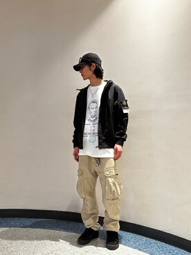 「WHITELAND（ホワイトランド）のアイテム（Tシャツ/カットソー）」を使った、大内陽心さん（メンズ・173cm）の冬コーディネート