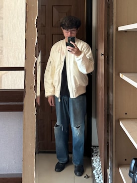 「COMOLI（コモリ）のアイテム（パンツ）」を使った、Jimmy Wangさん（メンズ・170cm）の夏コーディネート