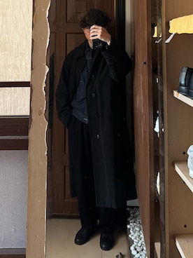「COMOLI（コモリ）のComoli cotton gabardine bal coat（トレンチコート、ブラック系）」を使った、Jimmy Wangさん（メンズ・170cm）の秋コーディネート