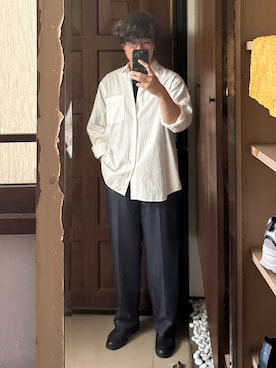 「COMOLI（コモリ）のアイテム（トップス）」を使った、Jimmy Wangさん（メンズ・170cm）の秋コーディネート