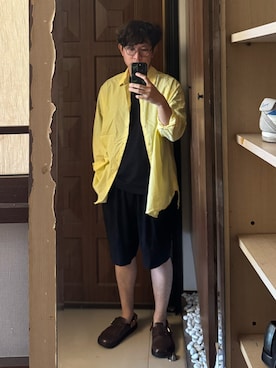「COMOLI（コモリ）のアイテム（パンツ）」を使った、Jimmy Wangさん（メンズ・170cm）の夏コーディネート