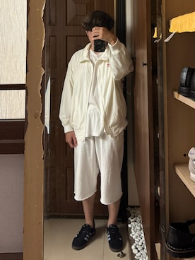 「COMOLI（コモリ）のComoli surplus T-shirt white（Tシャツ/カットソー、ホワイト系）」を使った、Jimmy Wangさん（メンズ・170cm）の秋コーディネート