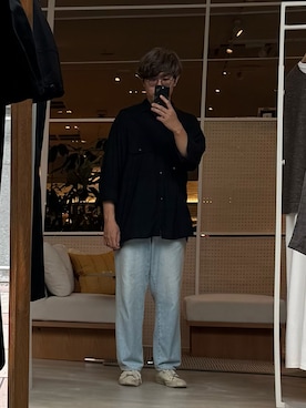 「COMOLI（コモリ）のアイテム（パンツ）」を使った、Jimmy Wangさん（メンズ・170cm）の夏コーディネート