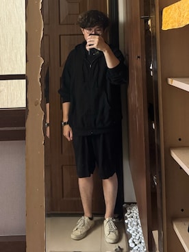 「COMOLI（コモリ）のアイテム」を使った、Jimmy Wangさん（メンズ・170cm）の夏コーディネート