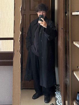 「COMOLI（コモリ）のComoli cotton gabardine bal coat（トレンチコート、ブラック系）」を使った、Jimmy Wangさん（メンズ・170cm）の秋コーディネート