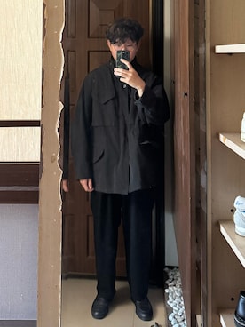 「COMOLI（コモリ）のComoli garment dyed M65 jacket（ミリタリージャケット、ブラック系）」を使った、Jimmy Wangさん（メンズ・170cm）の夏コーディネート