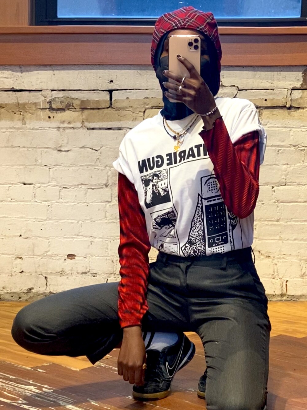 「plaid、NYC」｜「militarie gun band teeのアイテム（Tシャツ/カットソー、ホワイト系）」を使った、mlmlmlmlmlmlさん（レディース・163cm）の春コーディネートの1枚目の写真