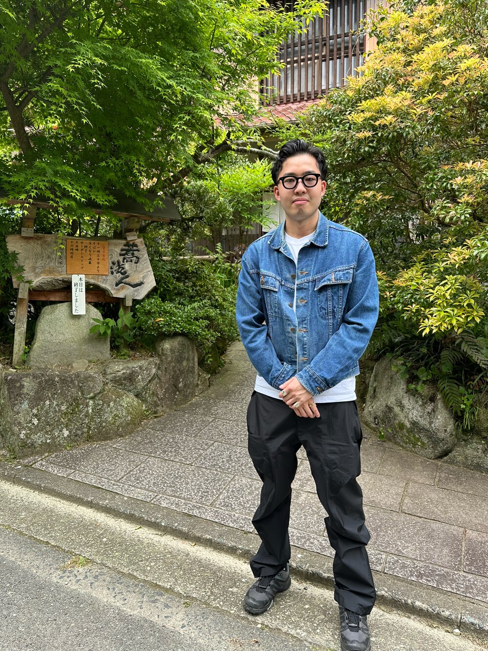 「Dickiesのアイテム（デニムジャケット、ブルー系）」を使った、smashboyさん（メンズ・177cm）の春コーディネートの1枚目の写真