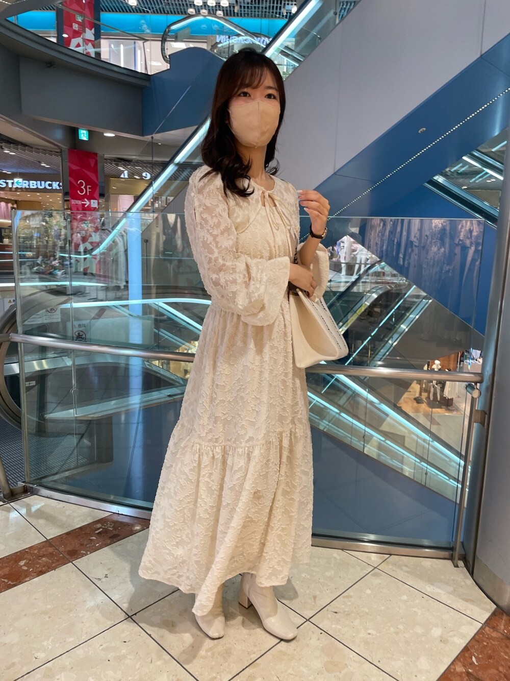 「one after another NICE CLAUPのボレロセットロングワンピース　2023SS（ワンピース、ホワイト系）」を使った、iammiyuuuuuさん（レディース・164cm）の春コーディネートの1枚目の写真