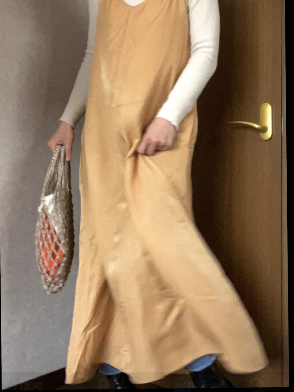 「今日のコーデ、春服、オトナカジュアル、プチプラコーデ、レイヤードスタイル、お花見コーデ、大人コーデ、大人女子、ワンピース、ootd、カラーコーデ」｜「UNIQLOのアイテム（ワンピース、イエロー系）」を使った、cococonut58さん（レディース・163cm）の春コーディネートの1枚目の写真