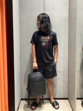 「ARMANI EXCHANGE（アルマーニエクスチェンジ）のアイテム（Tシャツ/カットソー）」を使った、TAKUYAさん（メンズ・174cm）の夏コーディネート