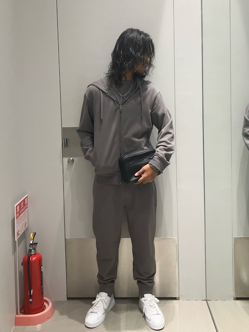 A|X アルマーニ エクスチェンジ】AXロゴ ジップアップフーデッド